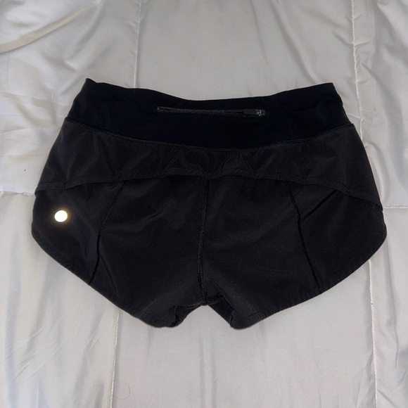 Lululemon Women’s Speed Up Low-Rise Lined Shorts 2.5” Inseam - Picture 2 of 3